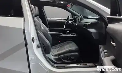 Lexus UX 2025 2.0 Автомат в Москве № 168033, миниатюра 10