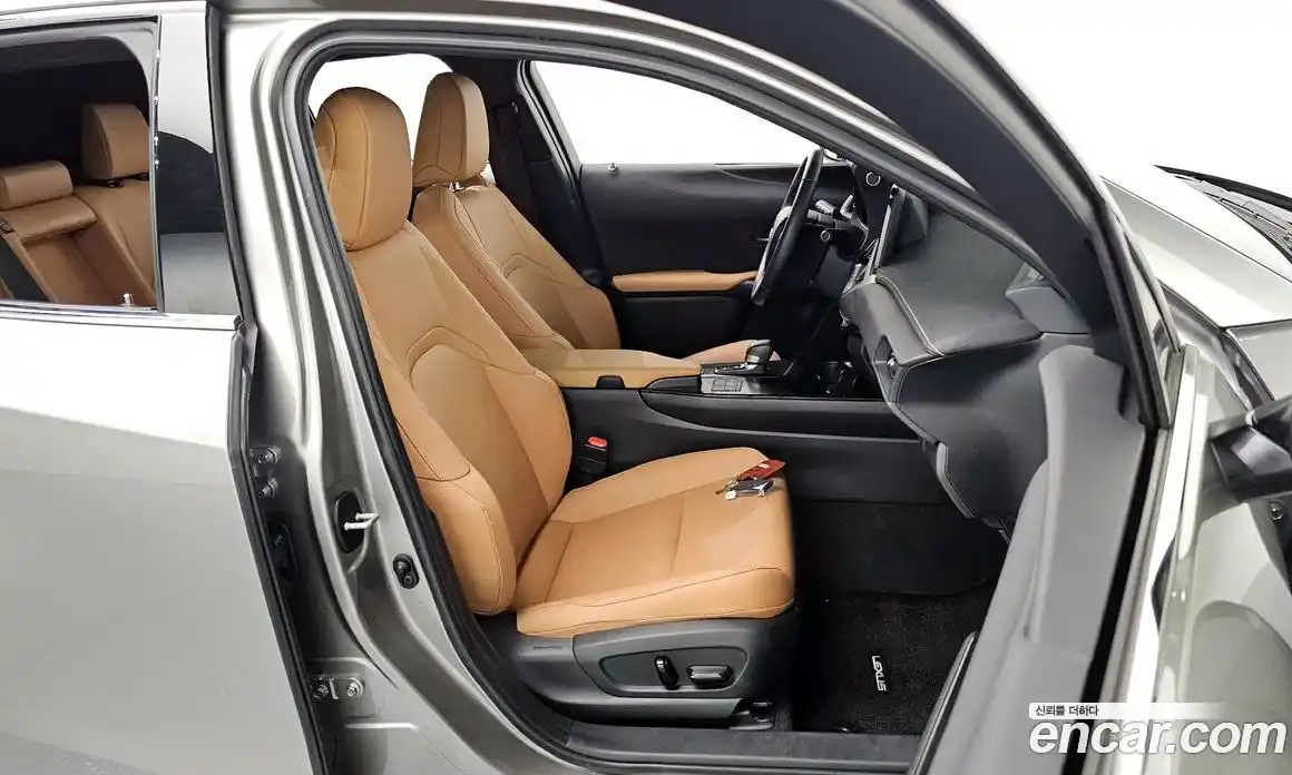 Lexus UX 2025 2.0 Автомат в Москве № 168098, фото 11