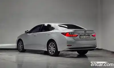 Lexus ES 2018 2.5 Автомат в Москве № 168336, миниатюра 2
