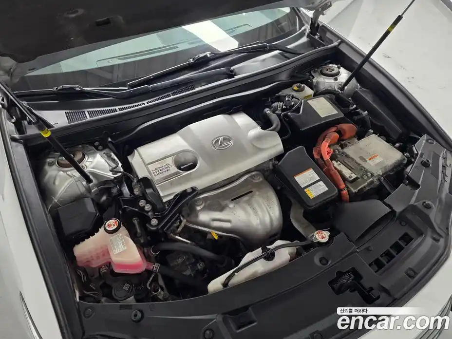 Lexus ES 2018 2.5 Автомат в Москве № 168336, фото 9