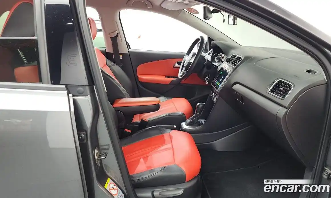 Volkswagen Polo 2014 1.6 Автомат в Москве № 168785, фото 11