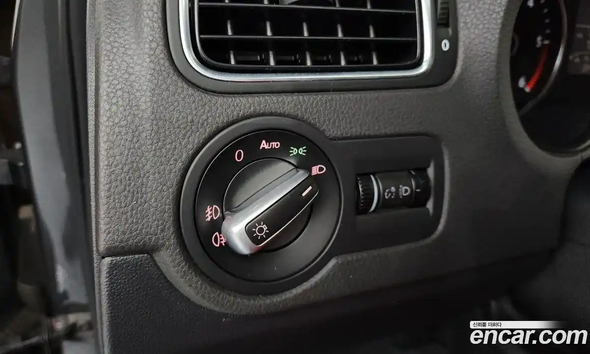 Volkswagen Polo 2014 1.6 Автомат в Москве № 168785, фото 5