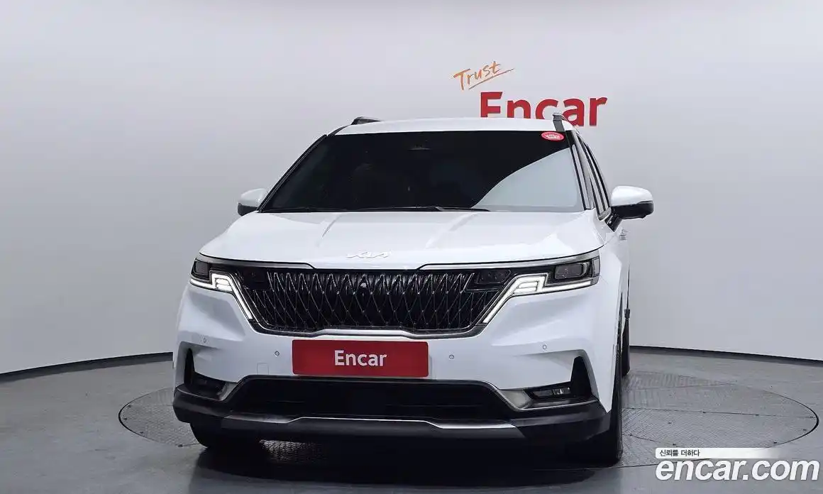 Kia Canival 2023 3.5 Автомат в Москве № 17465, фото 3