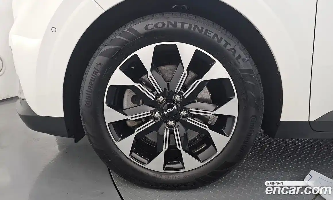 Kia Canival 2023 3.5 Автомат в Москве № 17465, фото 5