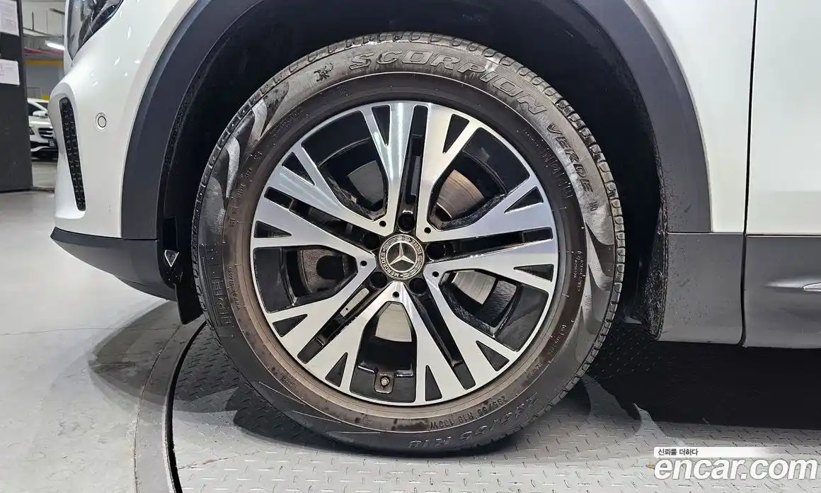 Mercedes-Benz GLB-Class 2024 1.9 Автомат в Москве № 177742, фото 14