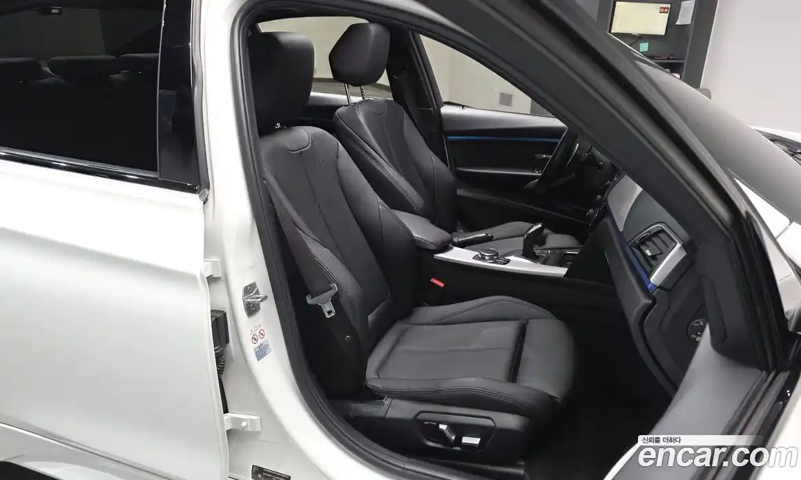 BMW 3-Series 2018 2.0 Автомат в Москве № 193291, фото 12