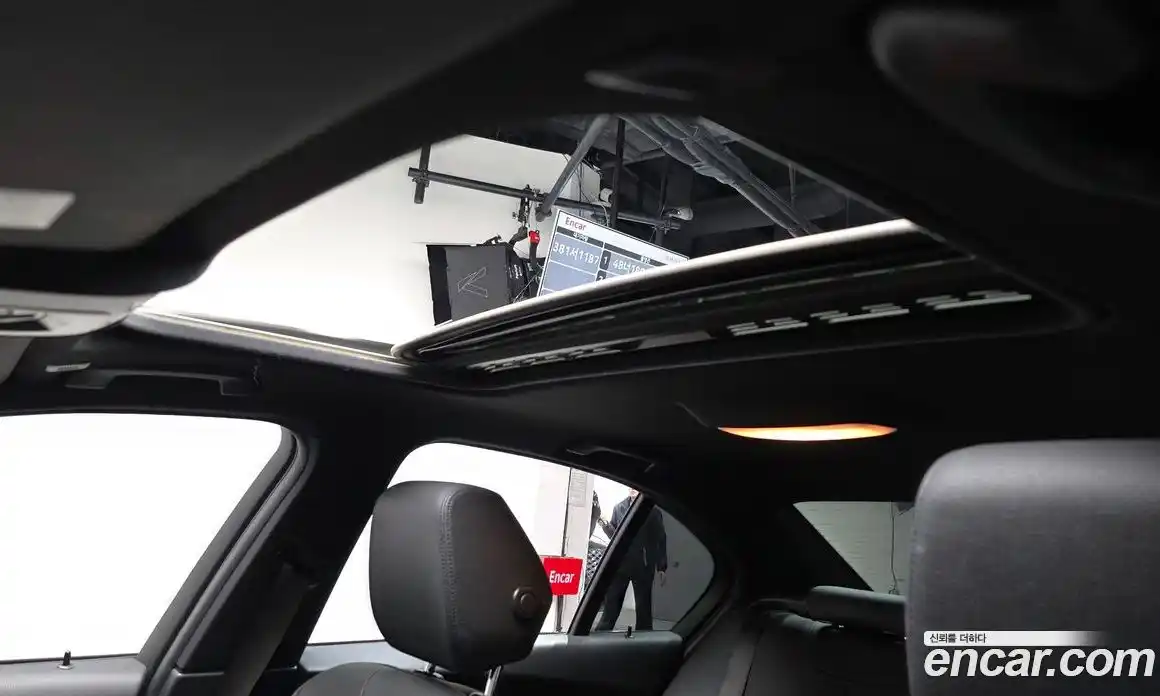 BMW 3-Series 2018 2.0 Автомат в Москве № 193291, фото 19