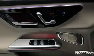 Mercedes-Benz GLC-Class 2025 2.0 Автомат в Москве № 193823, миниатюра 9