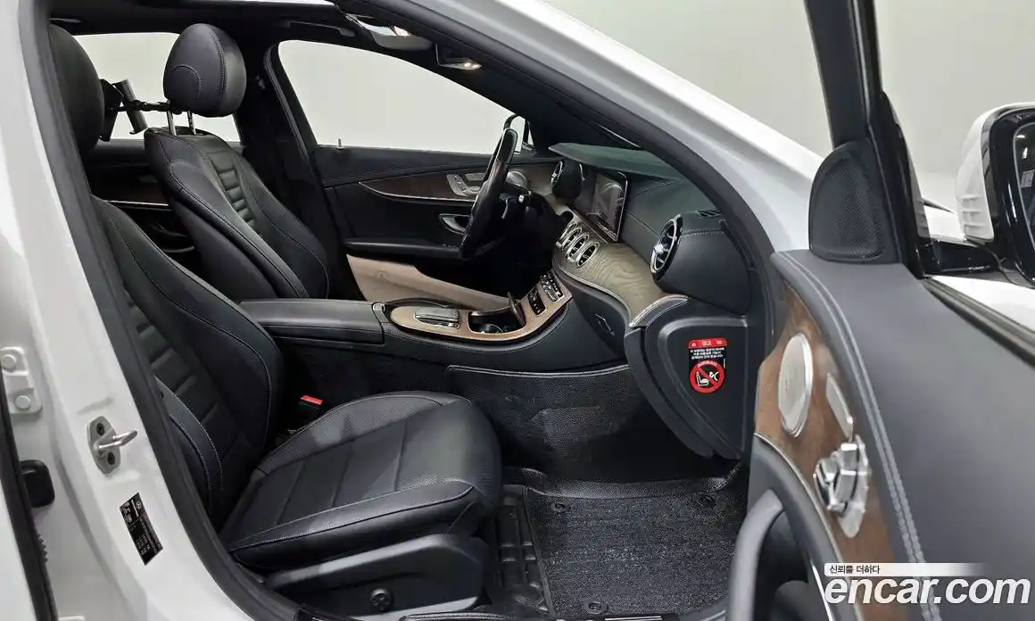 Mercedes-Benz E-Class 2021 1.9 Автомат в Москве № 195333, фото 10