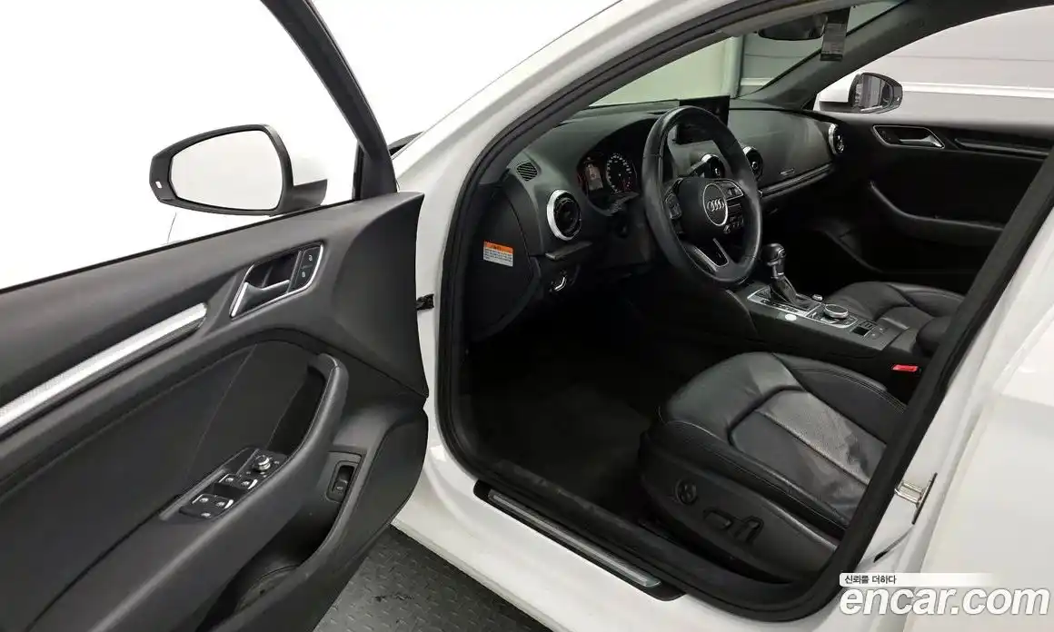 Audi A3 2018 2.0 Автомат в Москве № 196686, фото 13