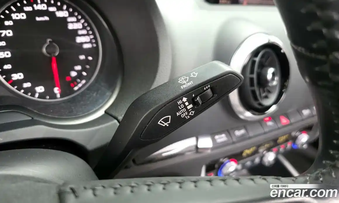 Audi A3 2018 2.0 Автомат в Москве № 196686, фото 19