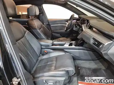 Audi e-tron 2021 0.2 Автомат в Москве № 196757, миниатюра 12