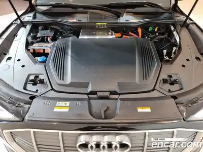 Audi e-tron 2021 0.2 Автомат в Москве № 196757, миниатюра 6