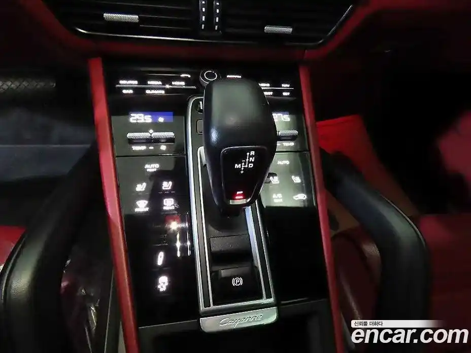 Porsche Cayenne 2021 3.0 Автомат в Москве № 197684, фото 11