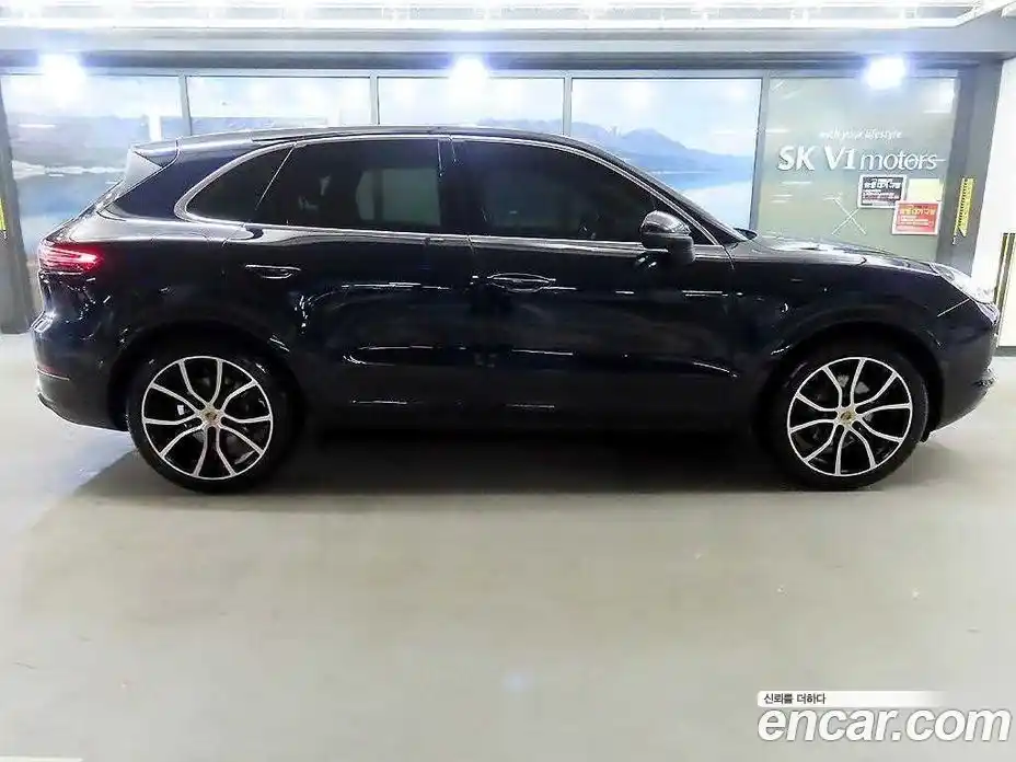 Porsche Cayenne 2021 3.0 Автомат в Москве № 197684, фото 3