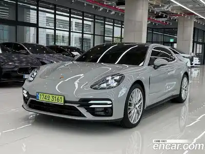 Porsche Panamera, 2023