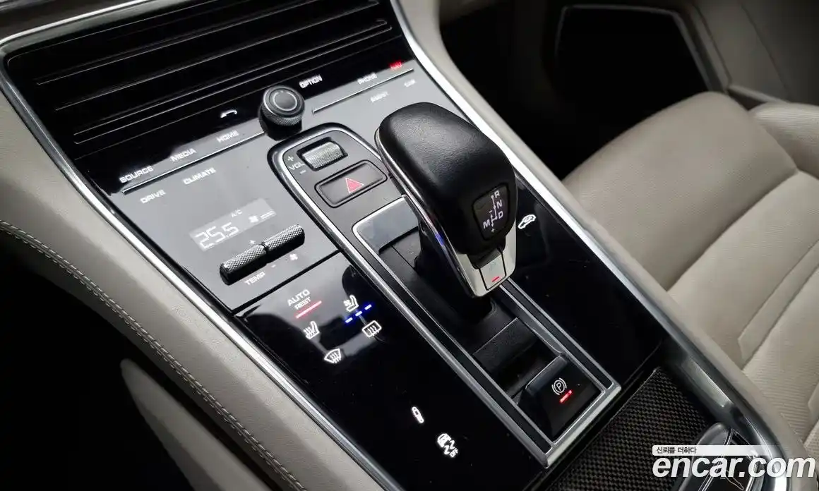 Porsche Panamera 2017 2.9 Автомат в Москве № 198024, фото 9