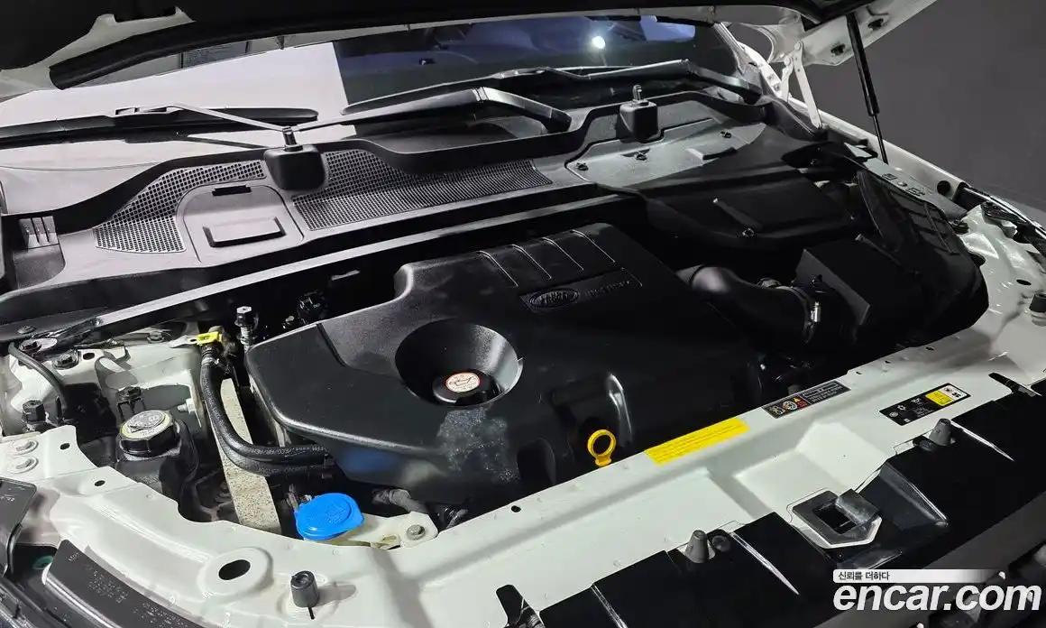 Land Rover Discovery Sport 2017 2.0 Автомат в Москве № 198231, фото 4