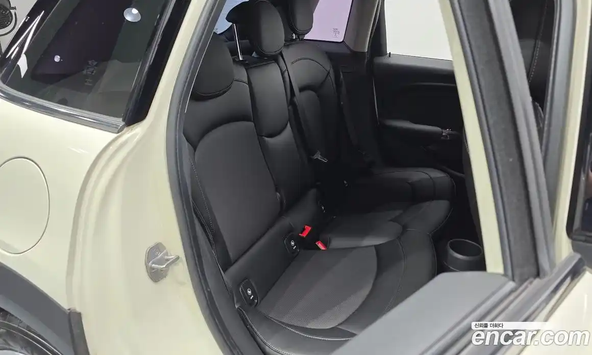 Mini Cooper 2015 1.5 Автомат в Москве № 198433, фото 12