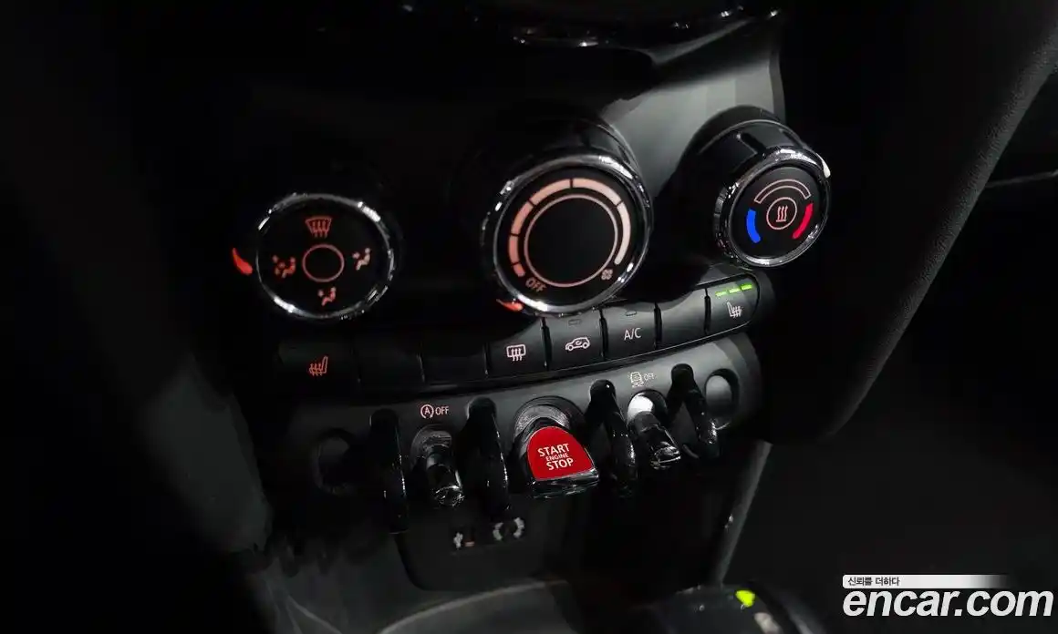 Mini Cooper 2015 1.5 Автомат в Москве № 198433, фото 16