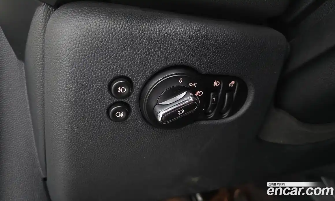 Mini Cooper 2015 1.5 Автомат в Москве № 198433, фото 18