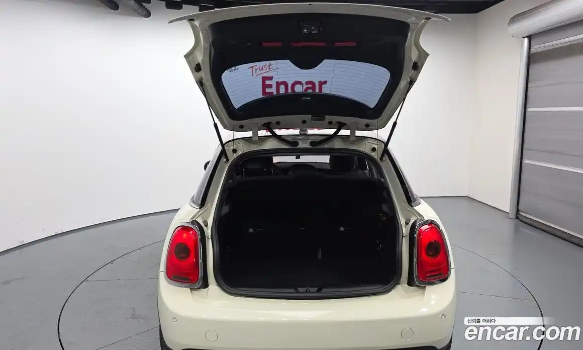 Mini Cooper 2015 1.5 Автомат в Москве № 198433, фото 20