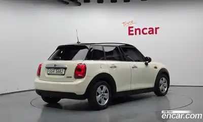 Mini Cooper 2015 1.5 Автомат в Москве № 198433, миниатюра 2