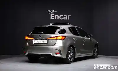 Lexus CT200h 2018 1.8 Автомат в Москве № 198792, миниатюра 2