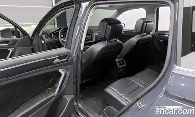 Volkswagen Tiguan 2023 2.0 Автомат в Москве № 198931, миниатюра 12