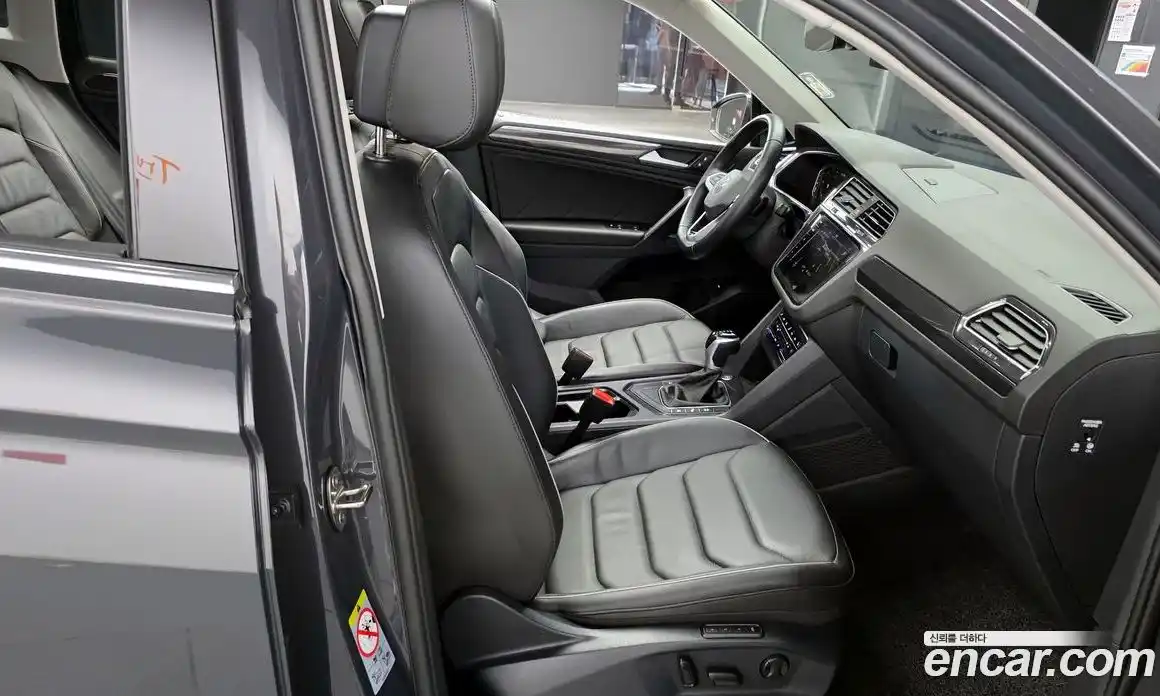 Volkswagen Tiguan 2023 2.0 Автомат в Москве № 198931, фото 17