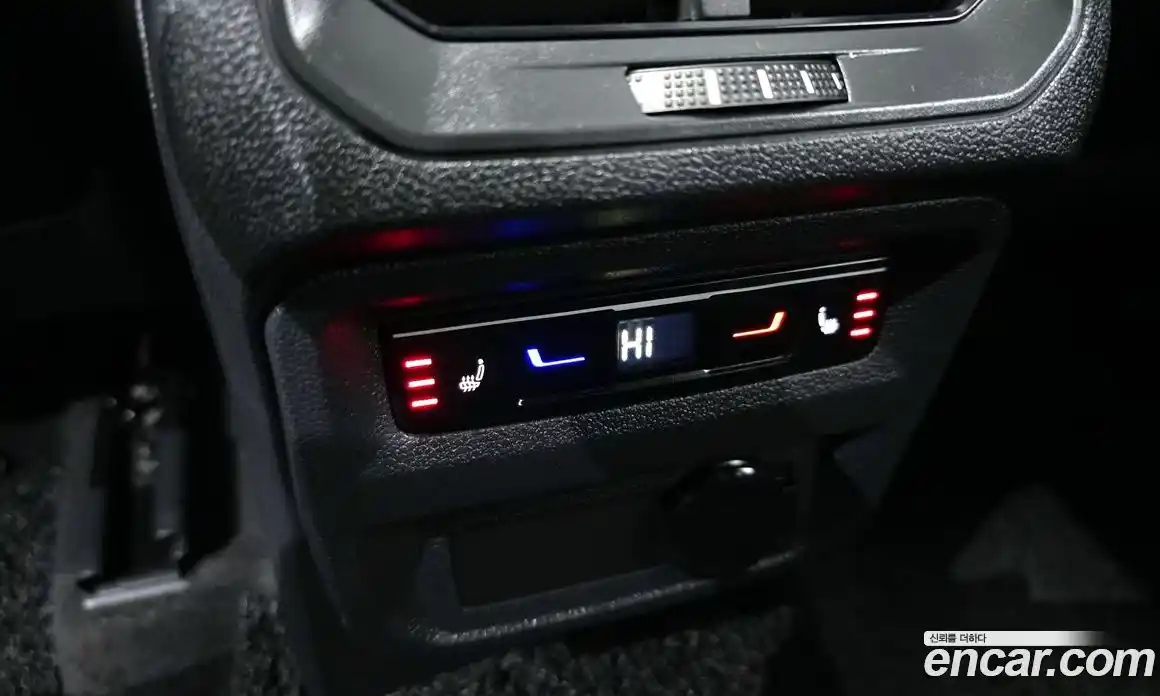 Volkswagen Tiguan 2023 2.0 Автомат в Москве № 198931, фото 18