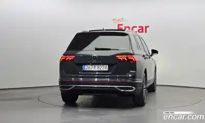 Volkswagen Tiguan 2023 2.0 Автомат в Москве № 198931, миниатюра 3
