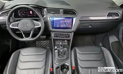 Volkswagen Tiguan 2023 2.0 Автомат в Москве № 198931, миниатюра 7