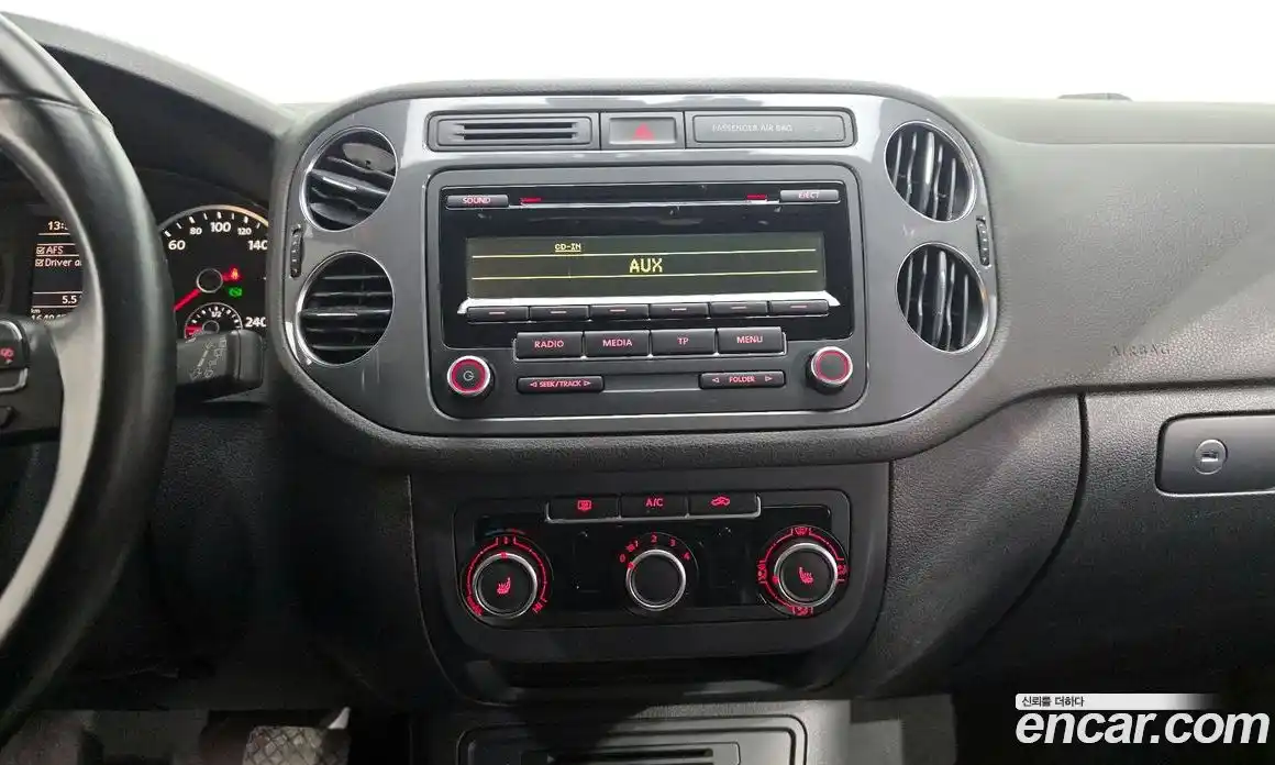 Volkswagen Tiguan 2015 2.0 Автомат в Москве № 199247, фото 18