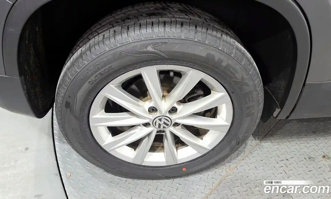 Volkswagen Tiguan 2015 2.0 Автомат в Москве № 199247, фото 19