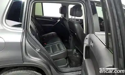 Volkswagen Tiguan 2015 2.0 Автомат в Москве № 199247, миниатюра 3