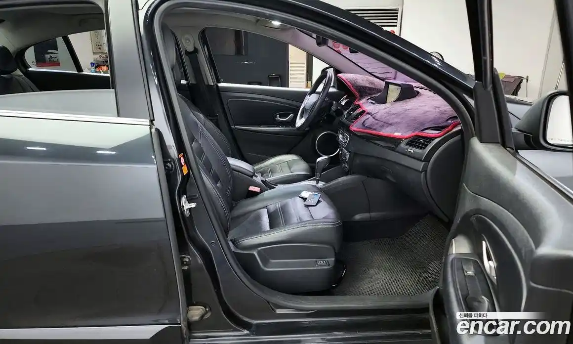 Renault SM3 2015 1.6 Автомат в Москве № 208950, фото 13