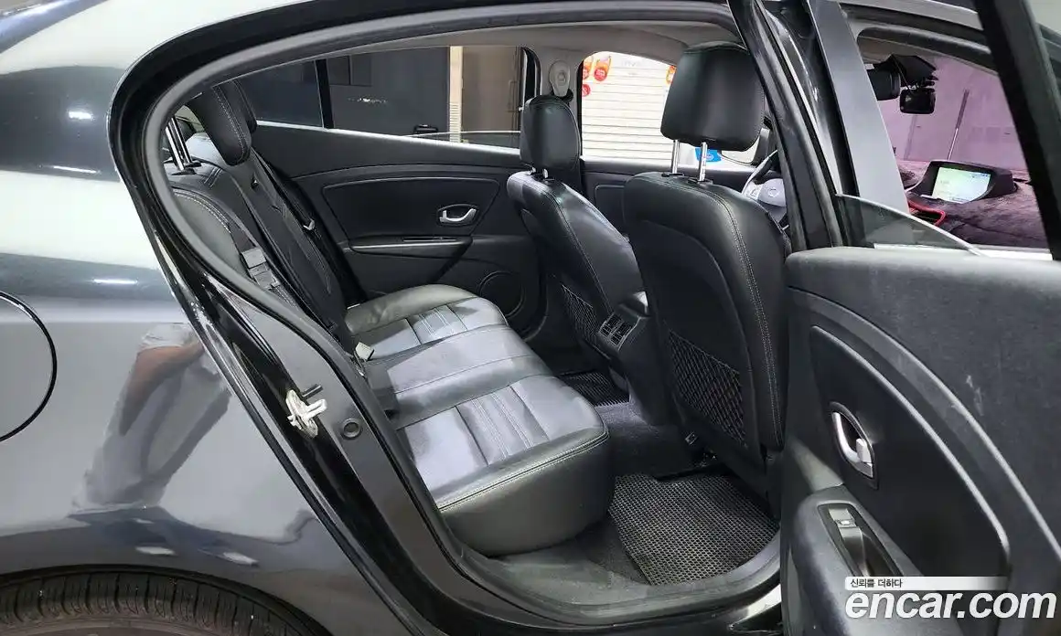 Renault SM3 2015 1.6 Автомат в Москве № 208950, фото 10