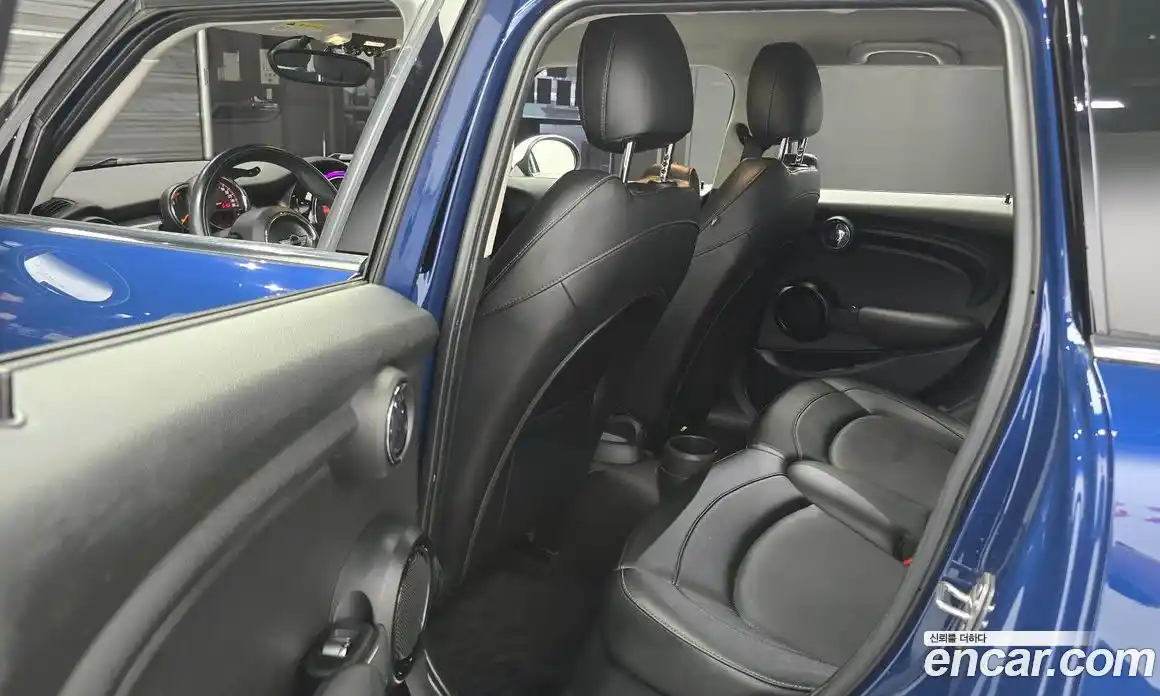 Mini Cooper 2015 1.5 Автомат в Москве № 211190, фото 13