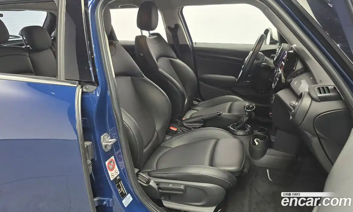 Mini Cooper 2015 1.5 Автомат в Москве № 211190, фото 17