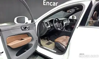 Volvo XC60 2021 2.0 Автомат в Москве № 211980, миниатюра 9