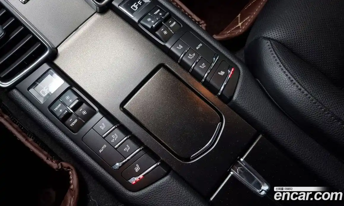 Porsche Panamera 2014 3.6 Автомат в Москве № 213276, фото 17