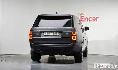 Land Rover Range-Rover 2018 4.4 Автомат в Москве № 213453, миниатюра 4