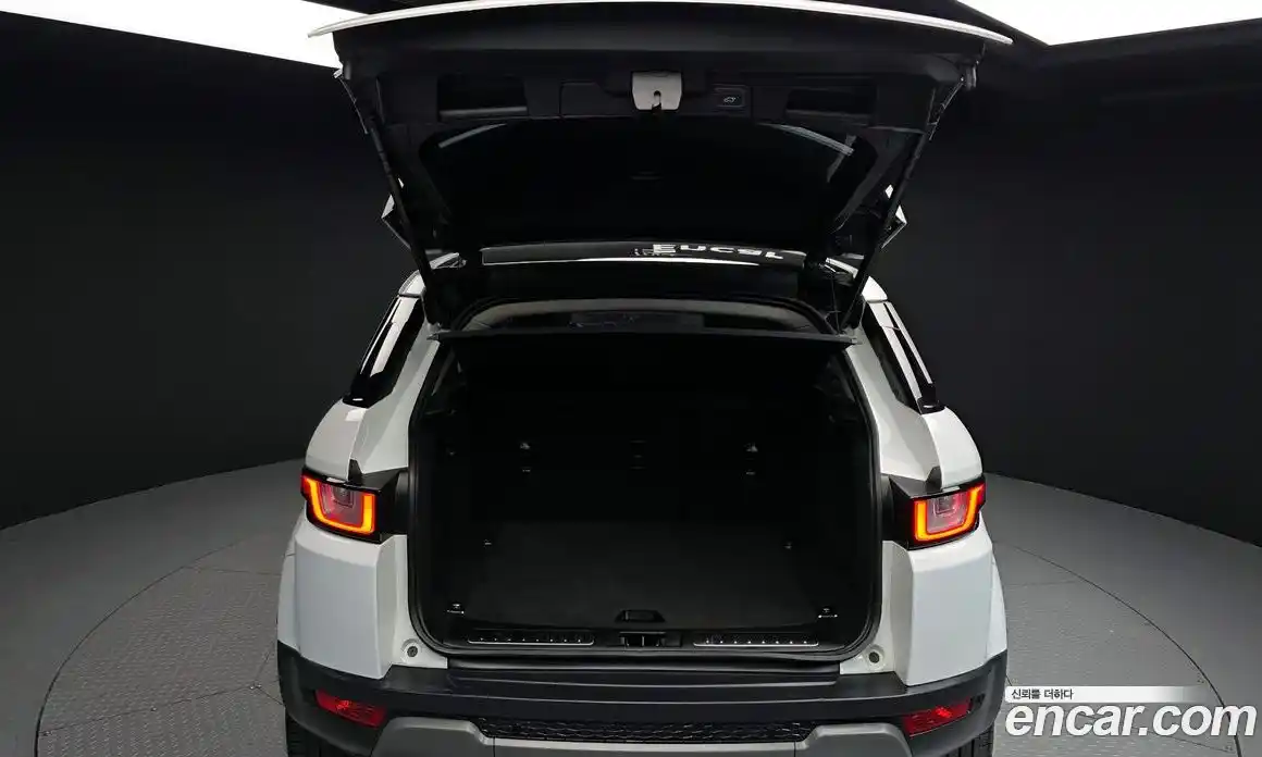 Land Rover Range-Rover Evoque 2017 2.0 Автомат в Москве № 213657, фото 17