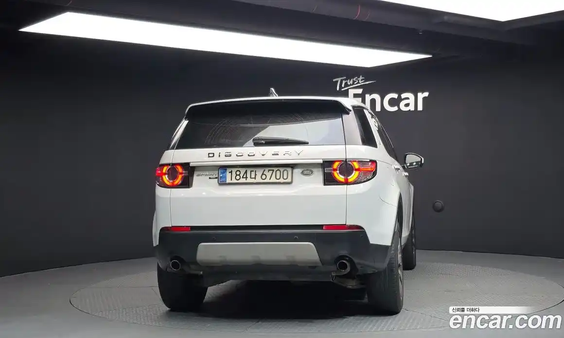 Land Rover Discovery Sport 2017 2.0 Автомат в Москве № 213742, фото 16