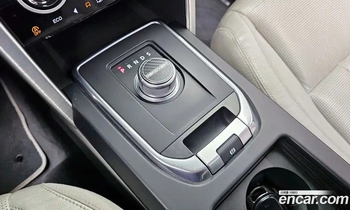 Land Rover Discovery Sport 2016 2.0 Автомат в Москве № 213764, фото 14