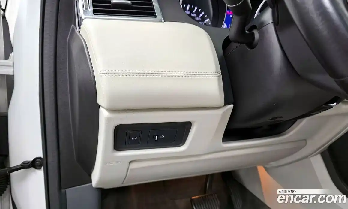 Land Rover Discovery Sport 2016 2.0 Автомат в Москве № 213764, фото 18