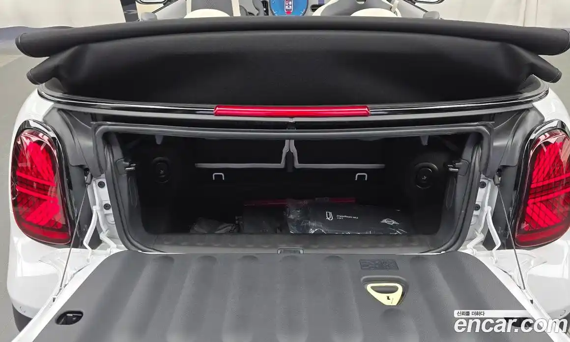 Mini Cooper Convertible 2025 2.0 Автомат в Москве № 214024, фото 16