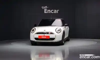 Mini Cooper Convertible 2025 2.0 Автомат в Москве № 214024, миниатюра 5