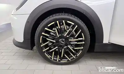 Mini Cooper Convertible 2025 2.0 Автомат в Москве № 214024, миниатюра 10